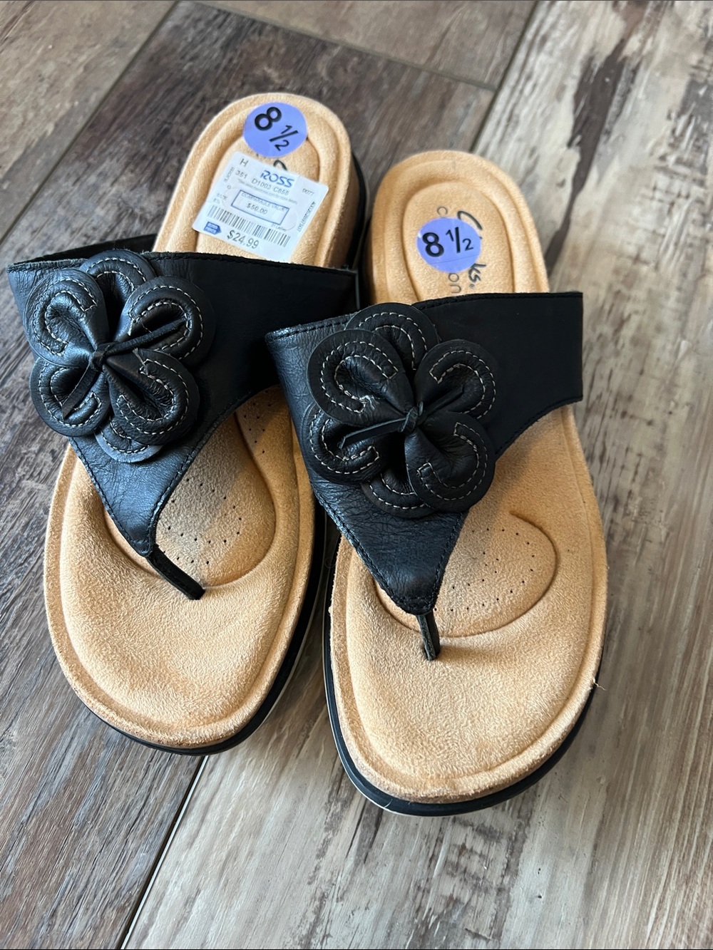 Clarks Black Leather Floral-Accent Thong Sandals with Tan Footbed